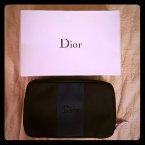 DIOR FOR MEN TOILETRY BAG POUCH
BLACK / BLUE
